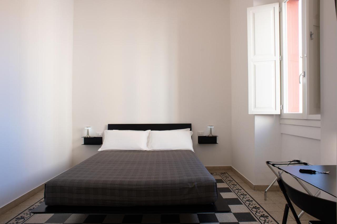 Al Dio Bes Bed & Breakfast Cagliari Dış mekan fotoğraf